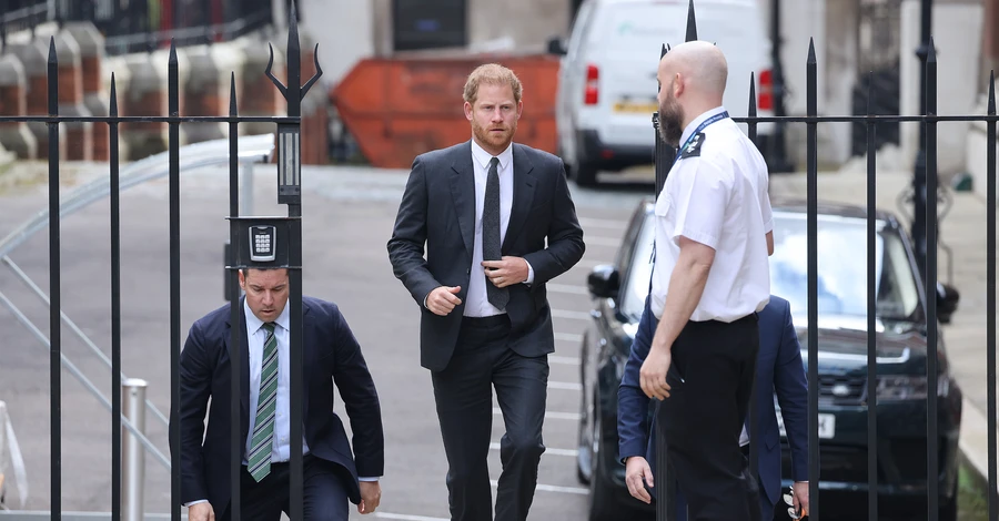 Принц Гарри проиграл иск, которым обжаловал запрет на оплату охраны во время визитов в Великобританию