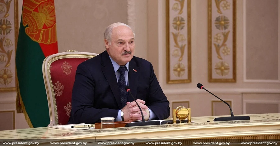 Лукашенко відреагував на чутки про його хворобу: Вмирати не збираюся, заспокойтеся