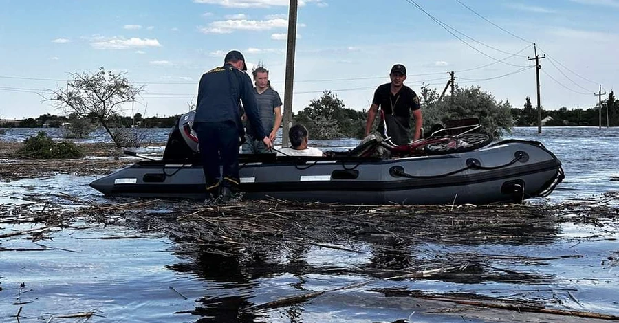 Із затопленої Голої Пристані росіяни евакуюють мешканців лише за хабар