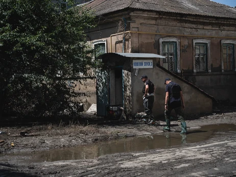 На Миколаївщині та Херсонщині підтопленими залишаються сотні будинків