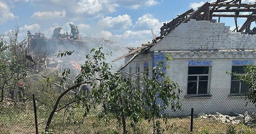 В результате ракетной атаки РФ на Киевщине есть пострадавшие, повреждены дома