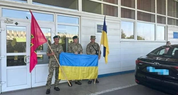 Украина вернула из Венгрии троих военнопленных из 11