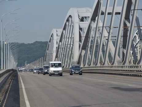 Министр Кубраков открыл новые съезды Дарницкого моста – его строили с 2004 года