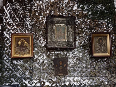 Настоятель львівського храму: Ікони, знайдені у Бахмуті, допомогли бійцям вижити