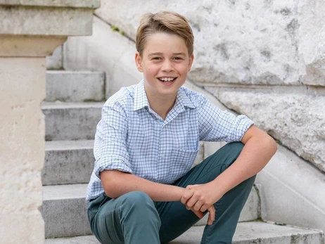 Королівська сім'я на честь 10-річчя принца Джорджа оприлюднила його новий портрет