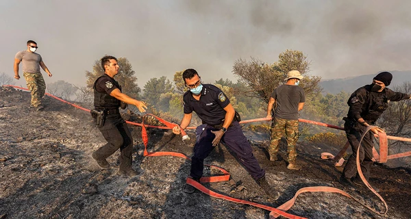 Через лісові пожежі в Європі евакуювали туристів. Чи прийде аномальна спека в Україну?