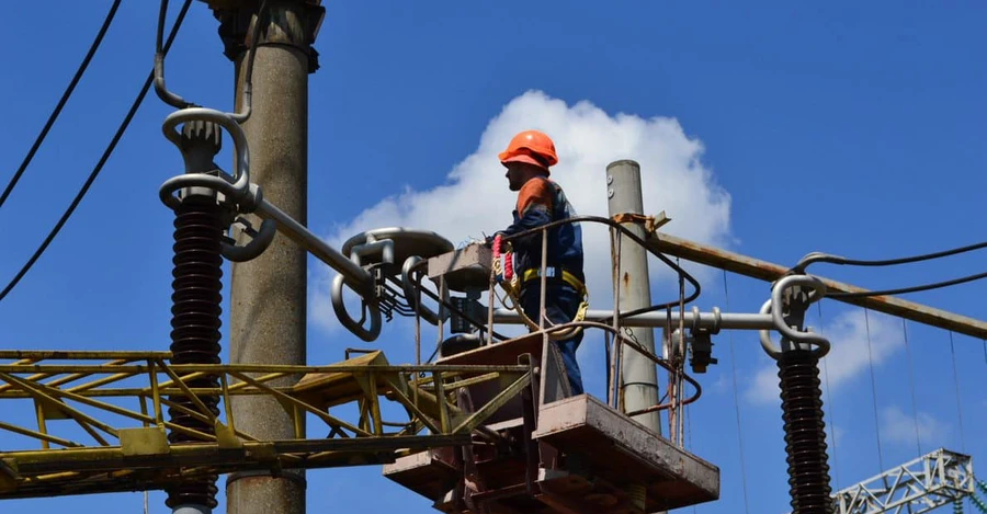 Українців закликали суттєво економити електроенергію через ремонти атомних енергоблоків