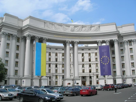 Украинские дипломаты получили новые задания от президента