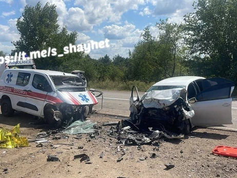 На Миколаївщині сталася ДТП за участю швидкої, загинули троє