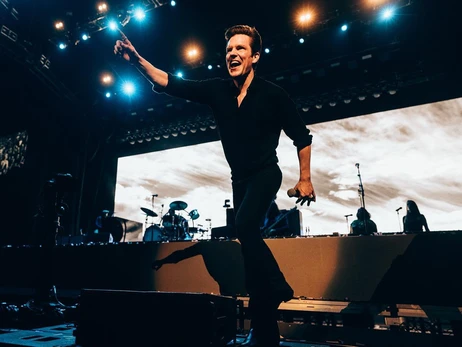 The Killers вибачилися перед глядачами в Грузії за запрошення росіянина на сцену