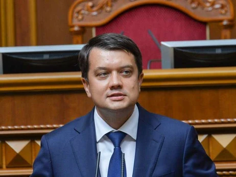 Разумков випередив Зеленського і подав до Ради законопроєкт, який прирівнює корупцію до держзради