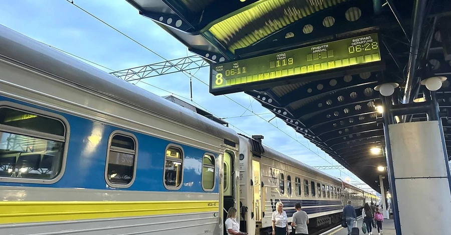 Укрзалізниця запустила новий потяг до Польщі, щоб знизити великий попит