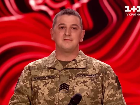 Командир ВСУ на сцене 
