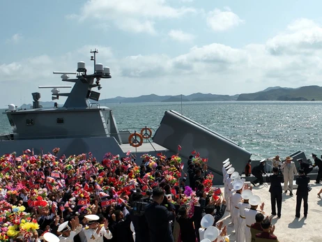 Ким Чен Ын спустил на воду первую субмарину с тактическим ядерным оружием