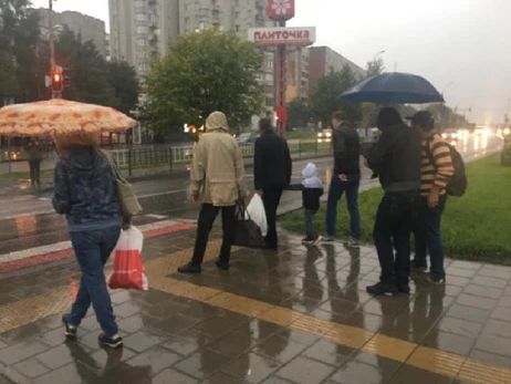 Холодный атмосферный фронт несет в Украину похолодание с дождями