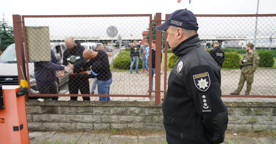 Правоохранители выдали Чехии организаторов колл-центра, которые выманили более 7,5 млн евро 