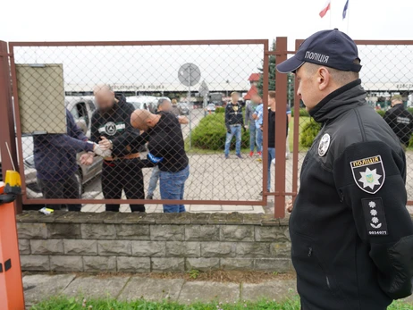Правоохоронці видали Чехії організаторів кол-центру, які виманили понад 7,5 млн євро 