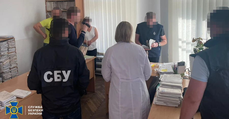 На Львівщині заступниця голови військово-лікарської комісії намагалася з’їсти хабар