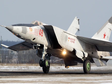 Кабмін схвалив вилучення 800 одиниць рухомого майна РФ та літаки МіГ-25