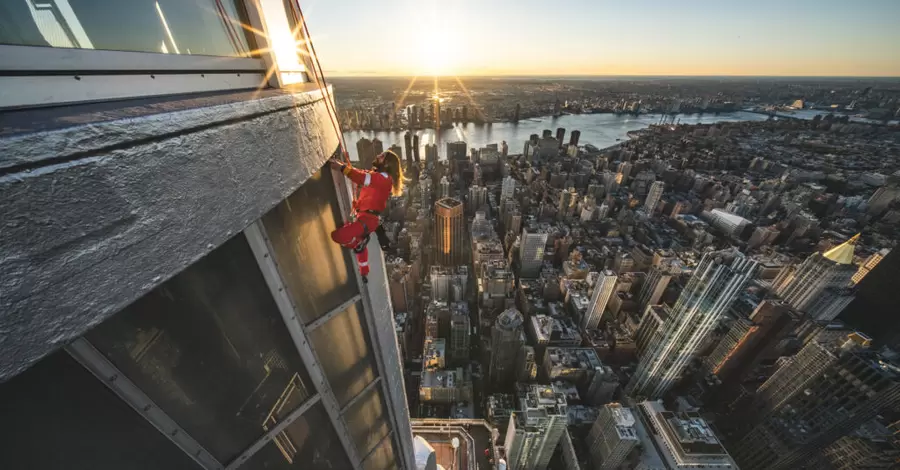 Джаред Лето поднялся на 380-метровый небоскреб, чтобы анонсировать мировой тур