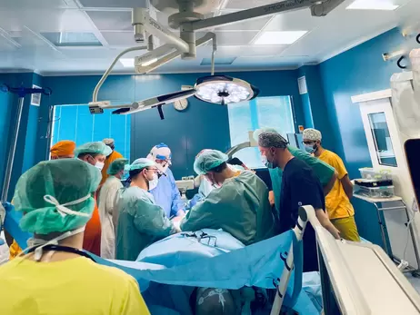 У Львові 18-річній дівчині провели унікальну операцію - пришили ногу задом наперед