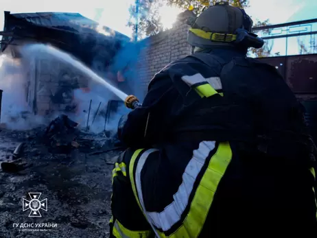 РФ вдарила по Запорізькому району - загинули двоє рятувальників, які прибули гасити пожежу