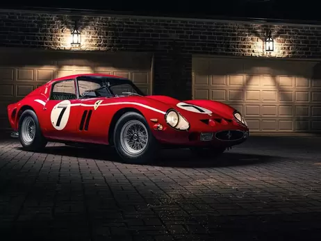 На аукционе Sotheby's продали автомобиль Ferrari за рекордные 51,7 миллиона долларов