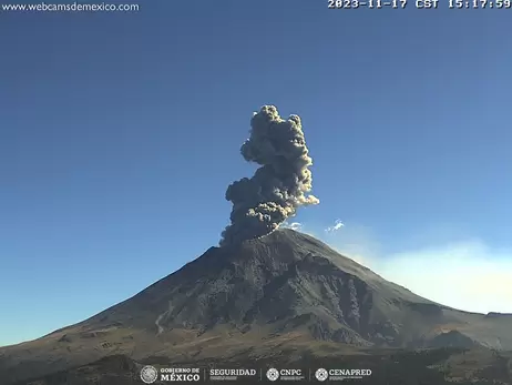 В Мексике проснулся один из самых больших вулканов мира