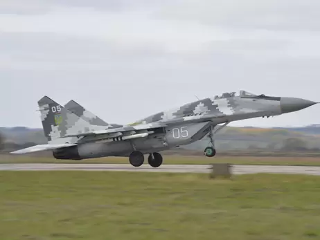 У ЗСУ натякнули, що українські  пілоти готуються до самостійних вильотів на F-16