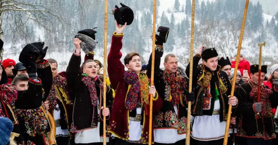 Мешканці Карпат: Співати гуцульську різдвяну коляду довіряють лише чоловікам