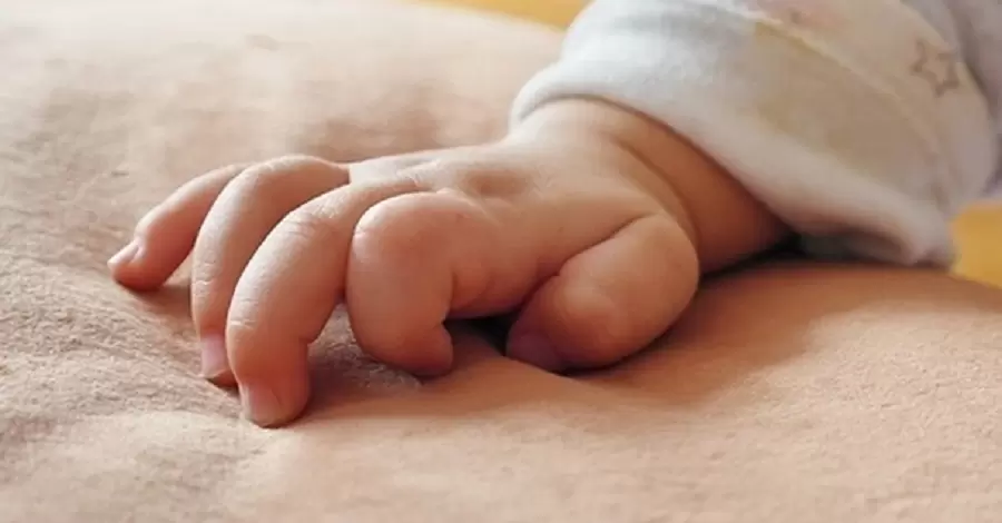 На Житомирщине мать покусала младенца, потому что поссорилась с мужем