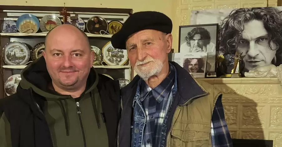 Юрий Ткач посетил могилу Кузьмы Скрябина и встретился с его отцом
