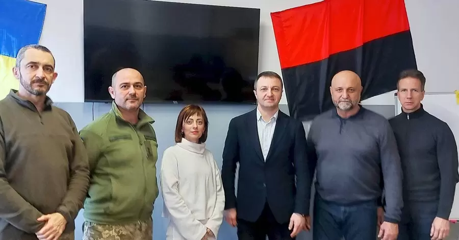 Креминь: Для бойцов ВСУ создадут курсы по изучению украинского языка 