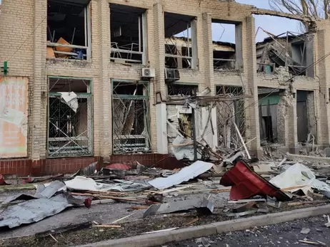 Россияне ударили баллистикой по Николаевке Донецкой области, две женщины погибли