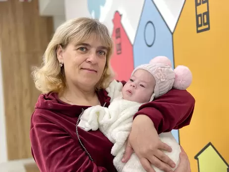 Львовские врачи спасли младенца с кистой на языке