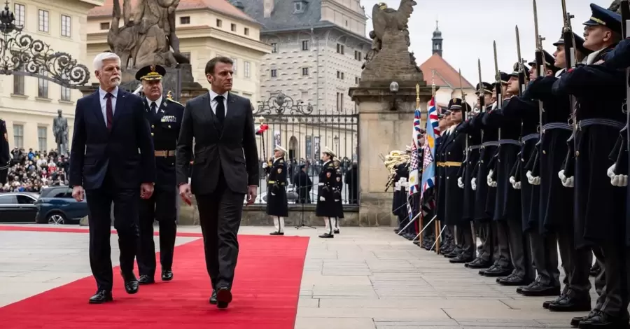 Президент Чехии допустил отправку военных в Украину