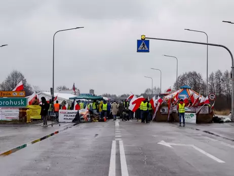 Поляки заблокировали движение грузовиков в пункте пропуска «Угринов»