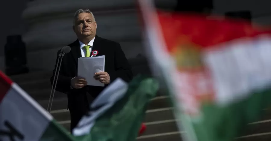 Орбан розкритикував ЄС та закликав допомогти йому 