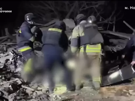 Після авіаудару по Новогродівці рятувальники виявили тіла двох людей під завалами
