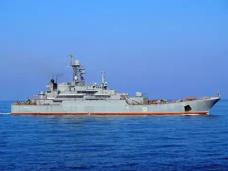 В Криму Сили оборони вразили два десантні кораблі РФ 