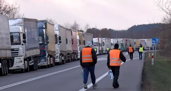 Польские фермеры разблокировали уже три КПП на границе - там стоит более 1,7 тысячи авто