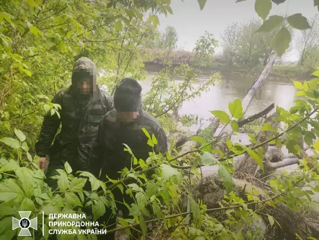 Двоє чоловіків перепливли Західний Буг, щоб повернутися з-за кордону до України