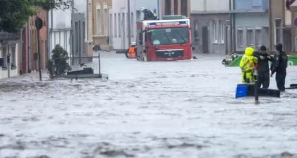 Сильные дожди на западе Германии привели к наводнению, которое случается раз в несколько десятилетий