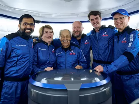 New Shepard відновив відправку туристів у космос 