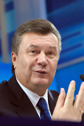 Януковича наградили фальшивым орденом? 