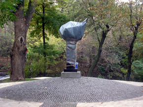 В Киеве появился памятник Ивану Козловскому  