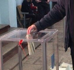Литвин и коммунисты надеются выиграть от выборов 