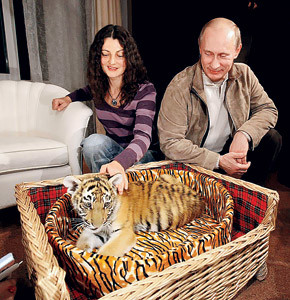 Путину подарили тигра 