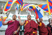 Восемь тибетских монахов посадили за терроризм 