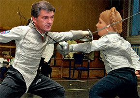 Ющенко - Тимошенко: кто кого заколет? 